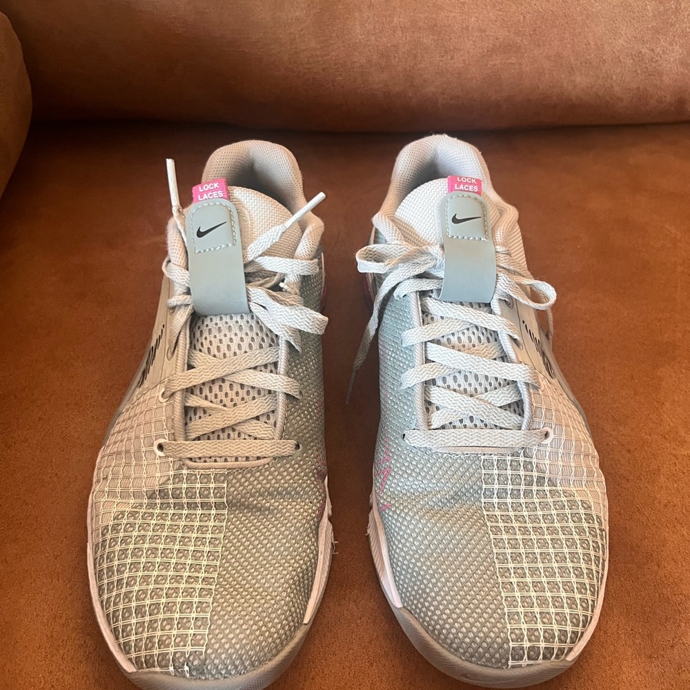Nike Metcon 8 Women’s CrossFit Training Shoes Women's - Picture 2 of 9